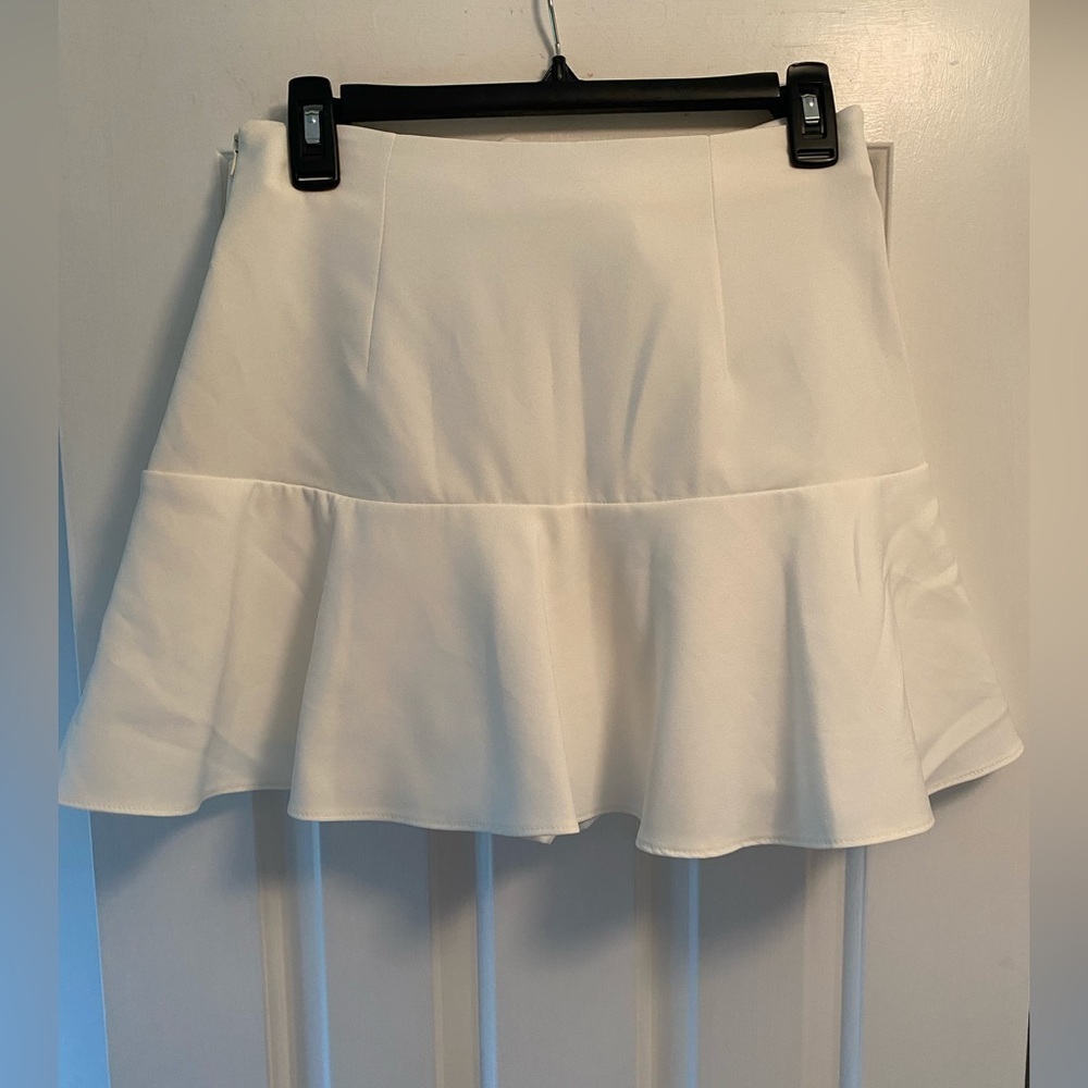 Zara Women’s Ruffle Hem Creamy White Skirt Size M - Picture 4 of 6
